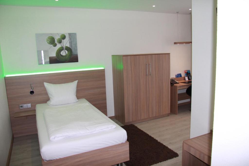 Hotel Barth ไคเซอร์สเลาเทิร์น ภายนอก รูปภาพ